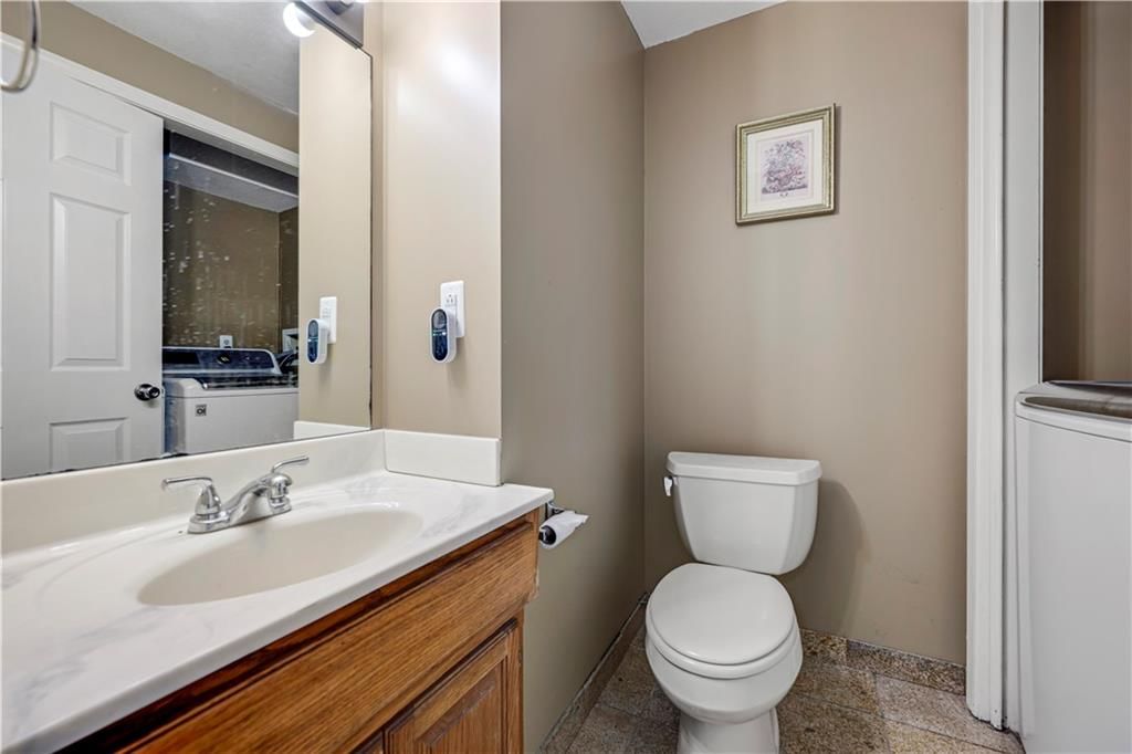 2400 NE Dale Hunter Drive — photo 16