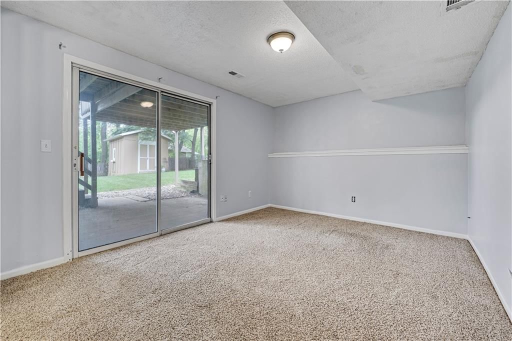 2400 NE Dale Hunter Drive — photo 18