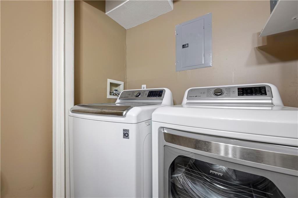 2400 NE Dale Hunter Drive — photo 19
