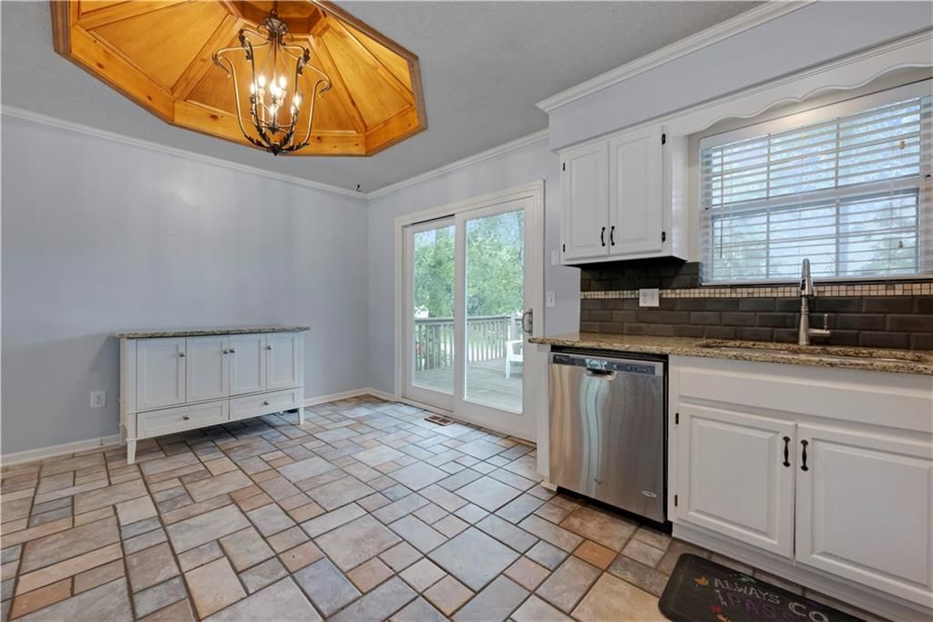 2400 NE Dale Hunter Drive — photo 24