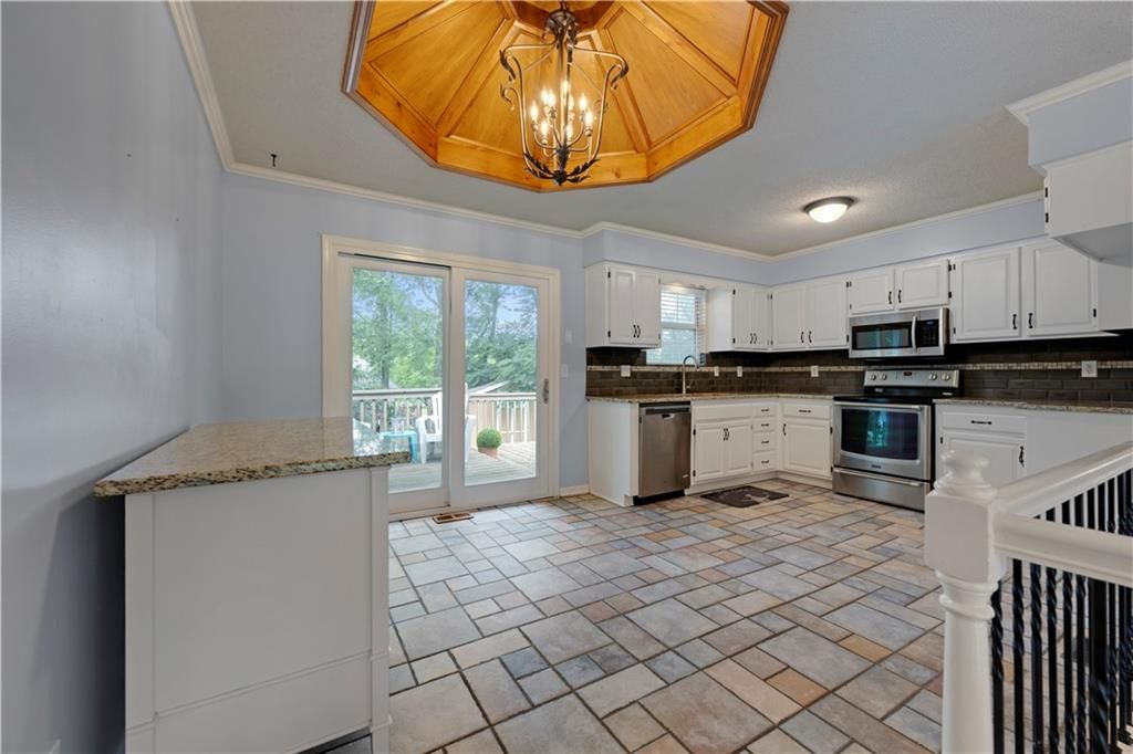 2400 NE Dale Hunter Drive — photo 26