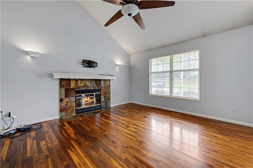 2400 NE Dale Hunter Drive — photo 31