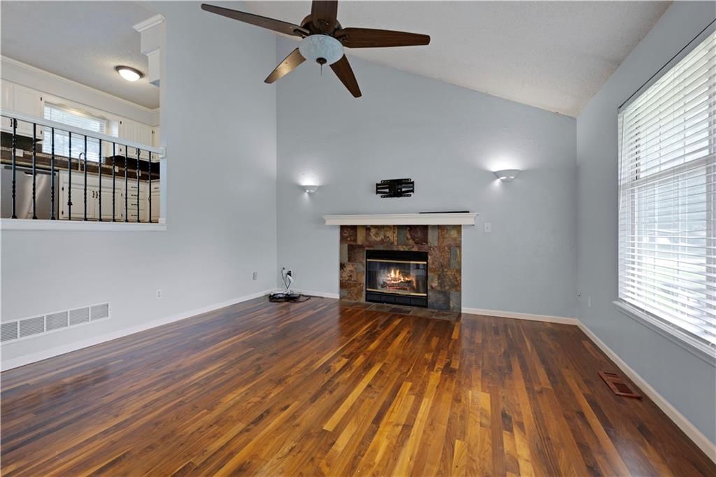 2400 NE Dale Hunter Drive — photo 32