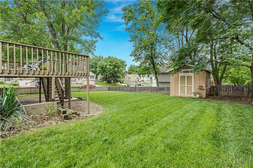 2400 NE Dale Hunter Drive — photo 34