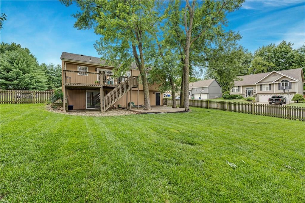 2400 NE Dale Hunter Drive — photo 35