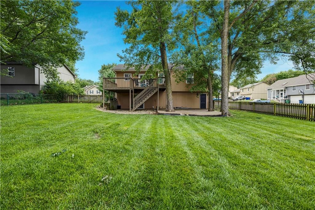 2400 NE Dale Hunter Drive — photo 36
