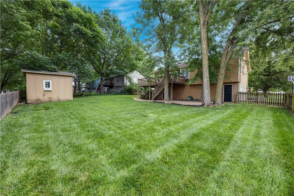 2400 NE Dale Hunter Drive — photo 37