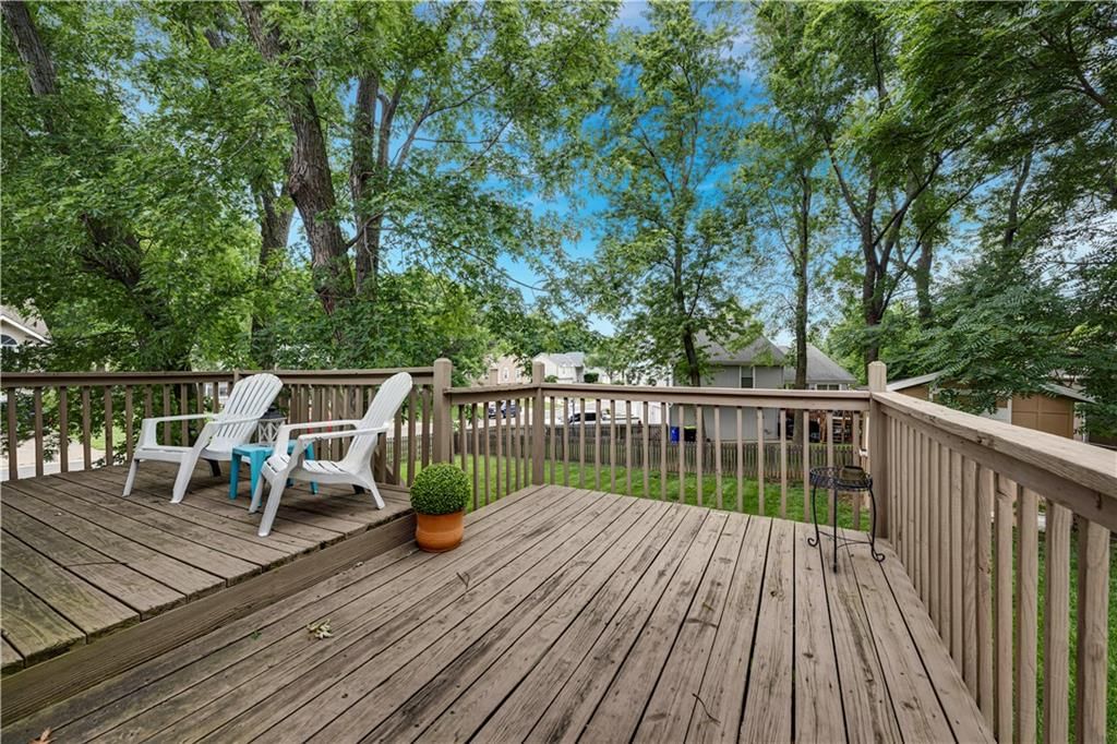 2400 NE Dale Hunter Drive — photo 39