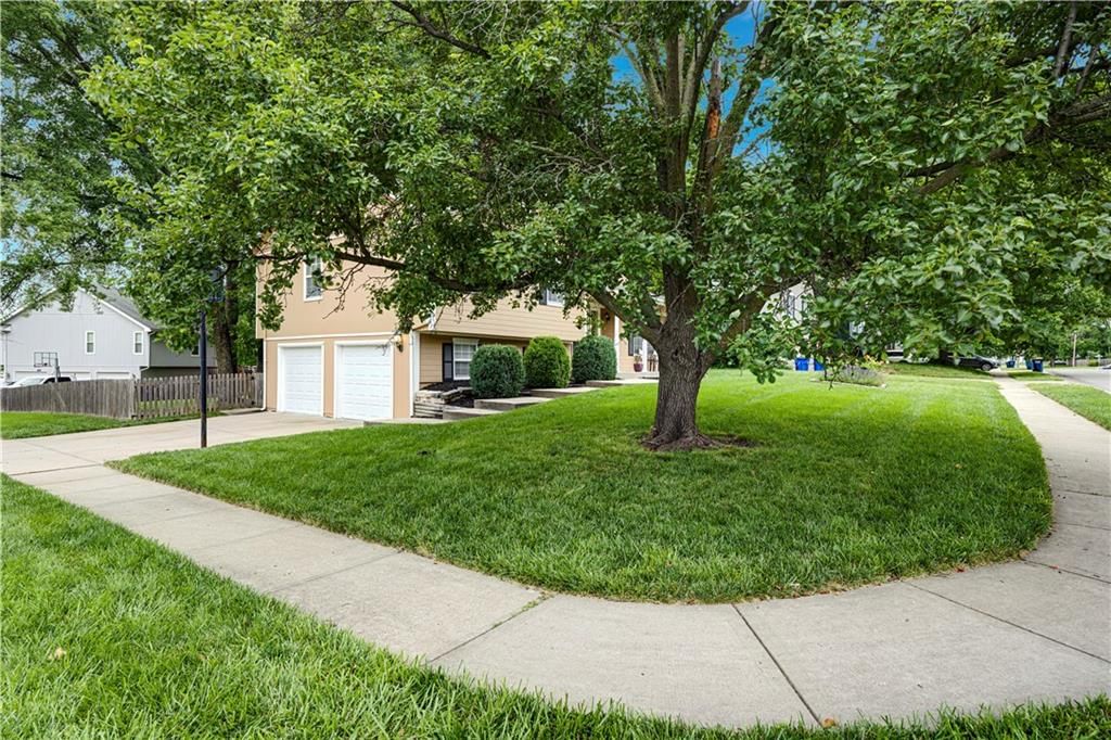 2400 NE Dale Hunter Drive — photo 41
