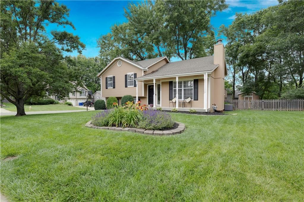 2400 NE Dale Hunter Drive — photo 43