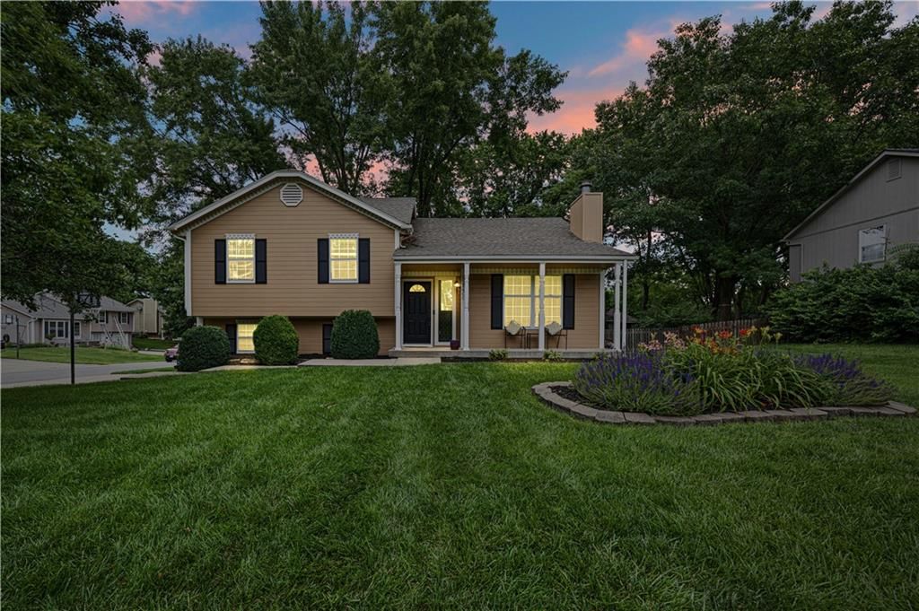 2400 NE Dale Hunter Drive — photo 45