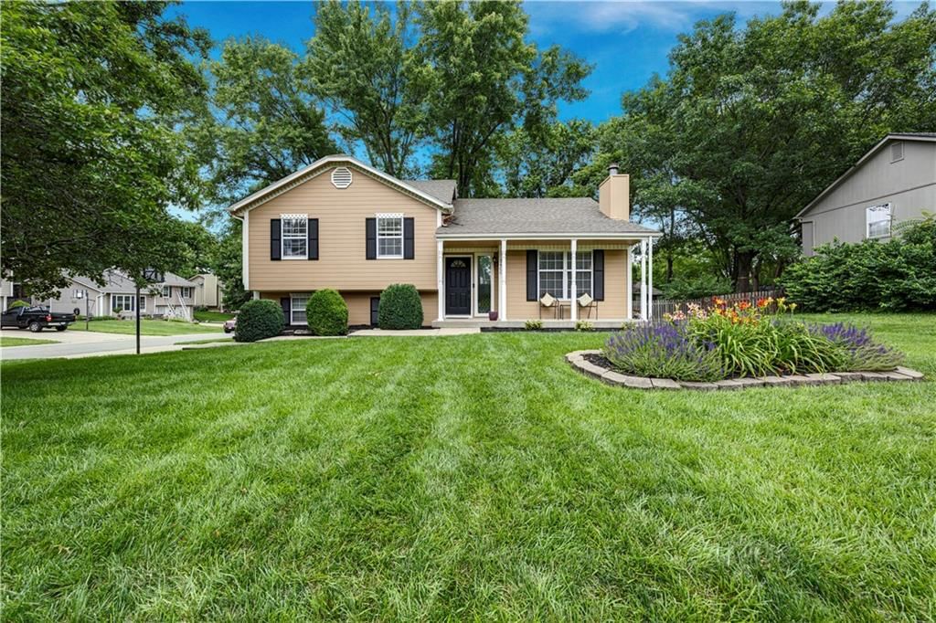 2400 NE Dale Hunter Drive — photo 46
