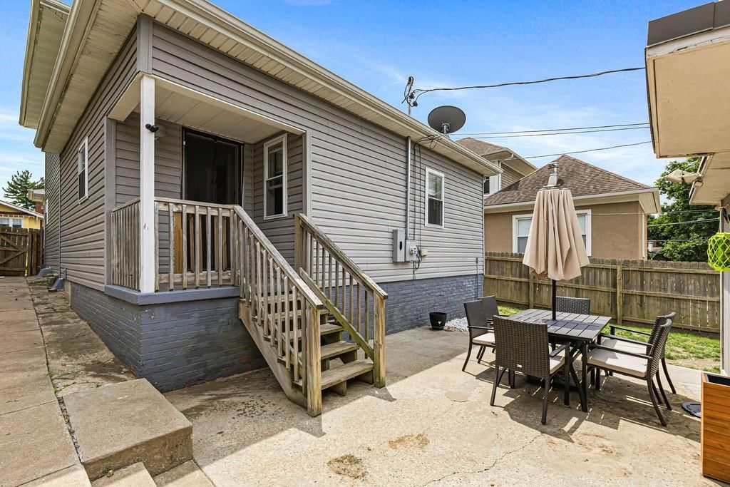 2205 Lovers Lane — photo 33
