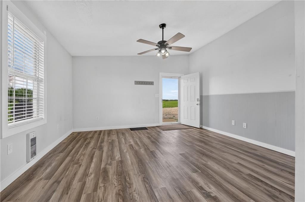 8300 Highway 92 — photo 10