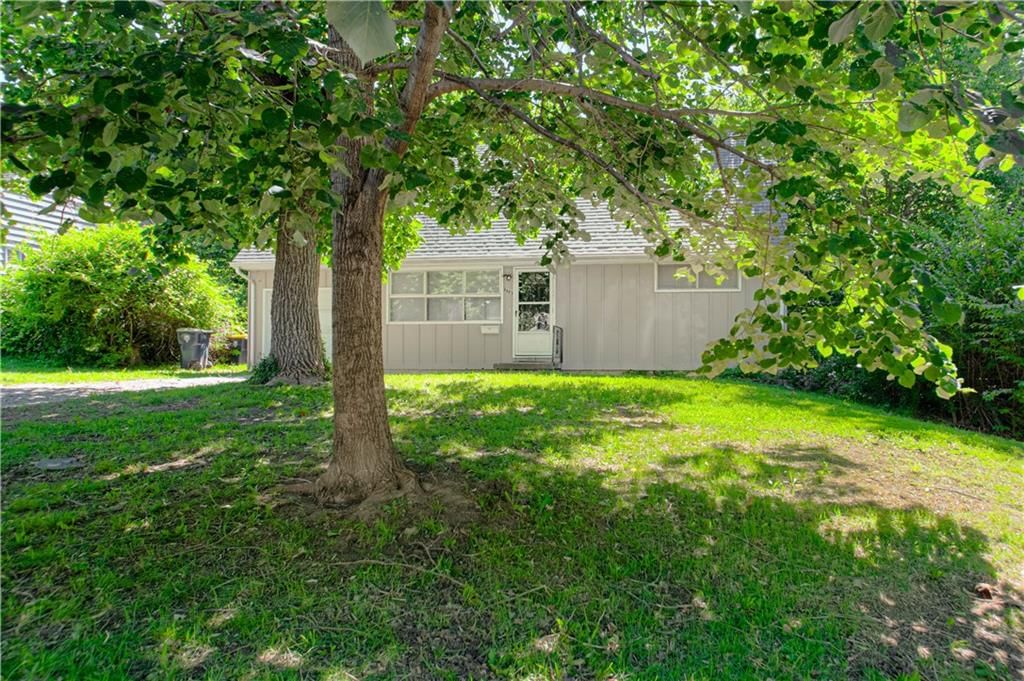 8603 Corrington Avenue — photo 2