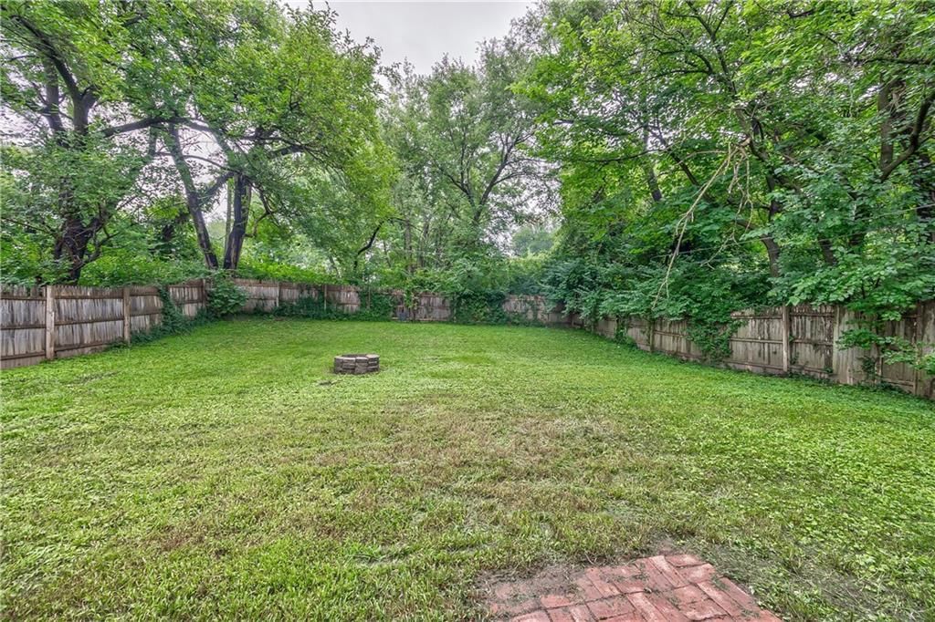 8603 Corrington Avenue — photo 36