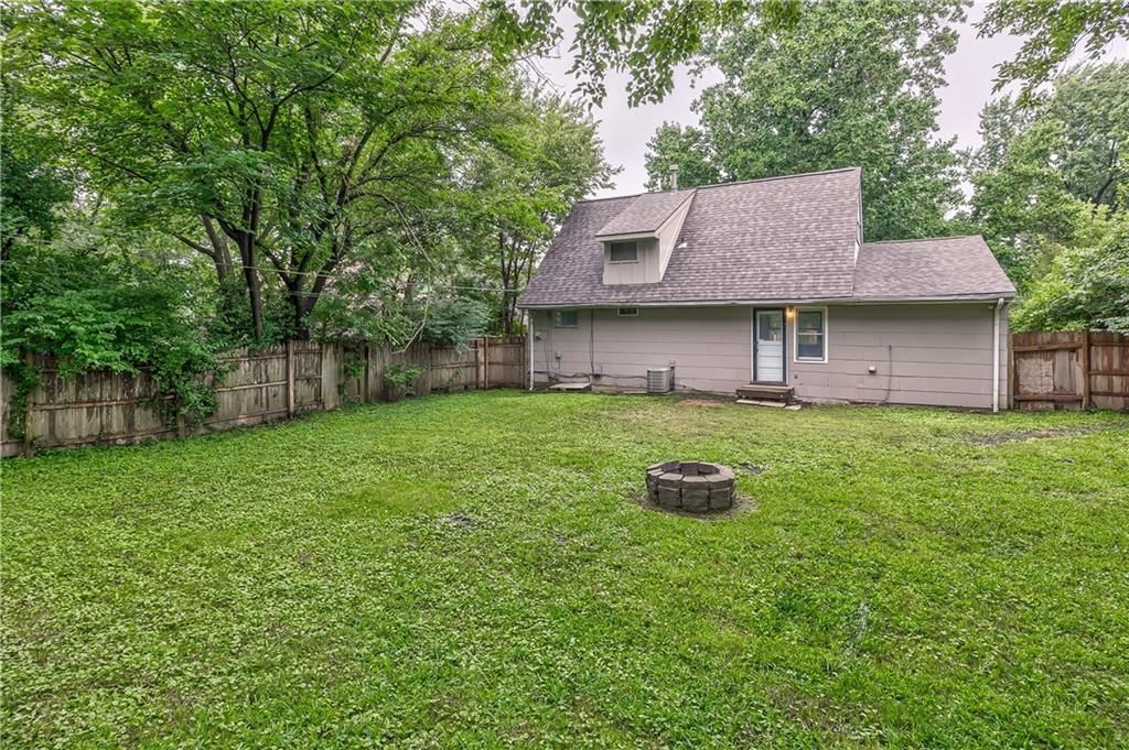 8603 Corrington Avenue — photo 39