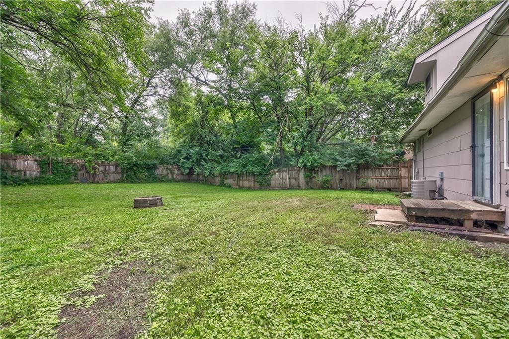 8603 Corrington Avenue — photo 40