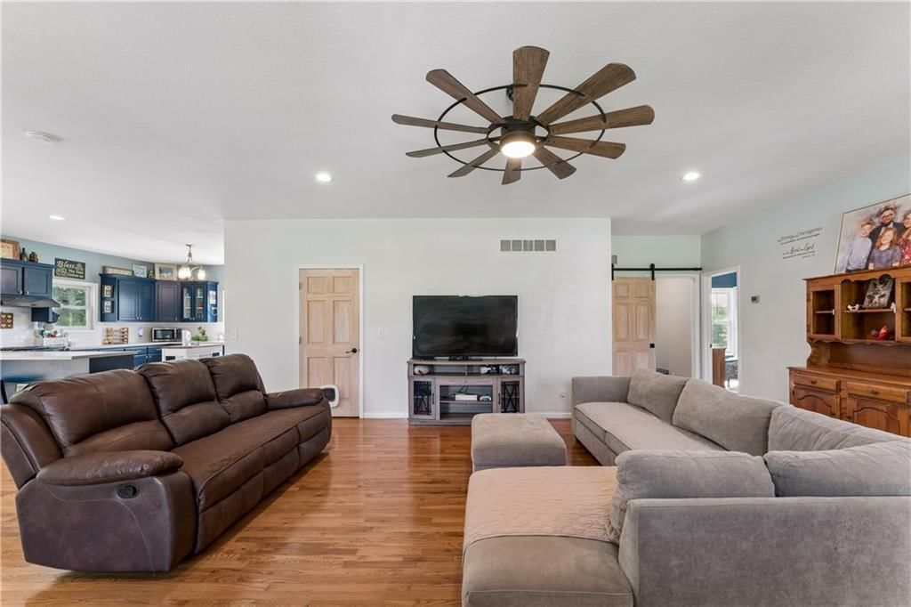 657 SW 701 Road — photo 10