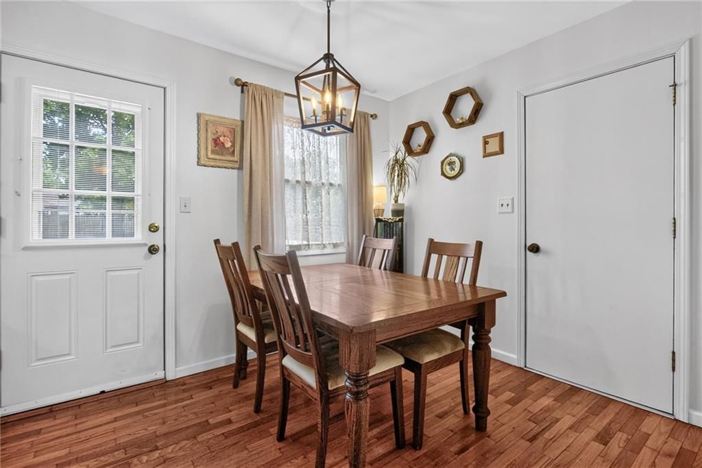 307 E College Street — photo 9