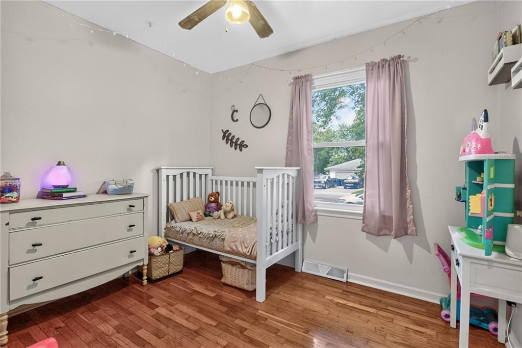 307 E College Street — photo 13
