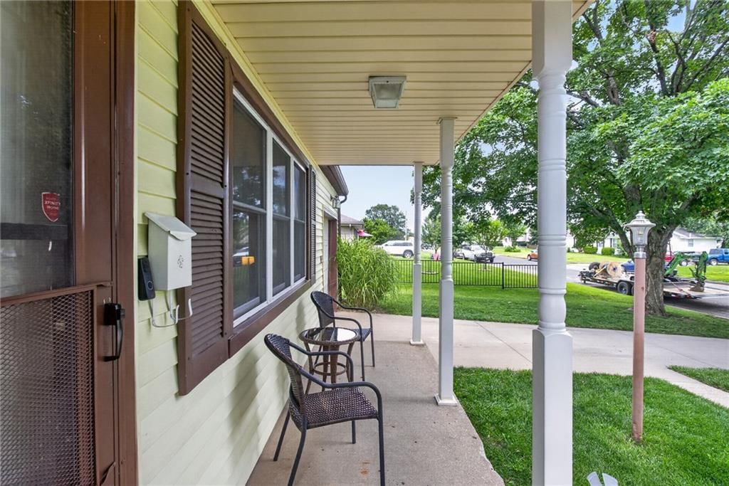 307 E College Street — photo 25