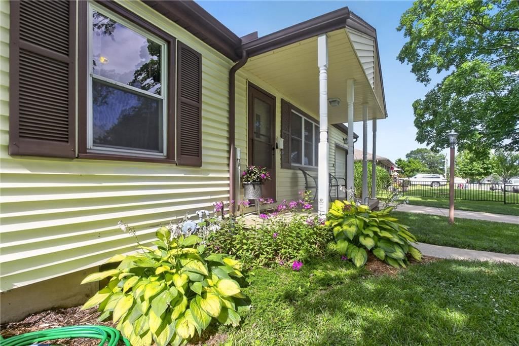 307 E College Street — photo 26