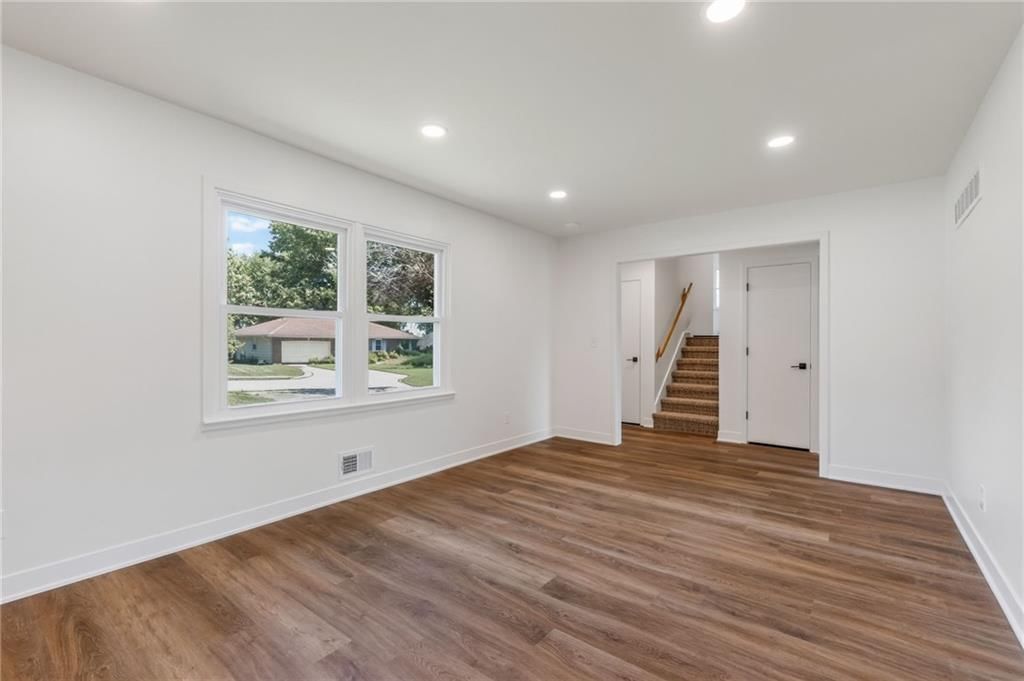 1006 Orrington Place — photo 3