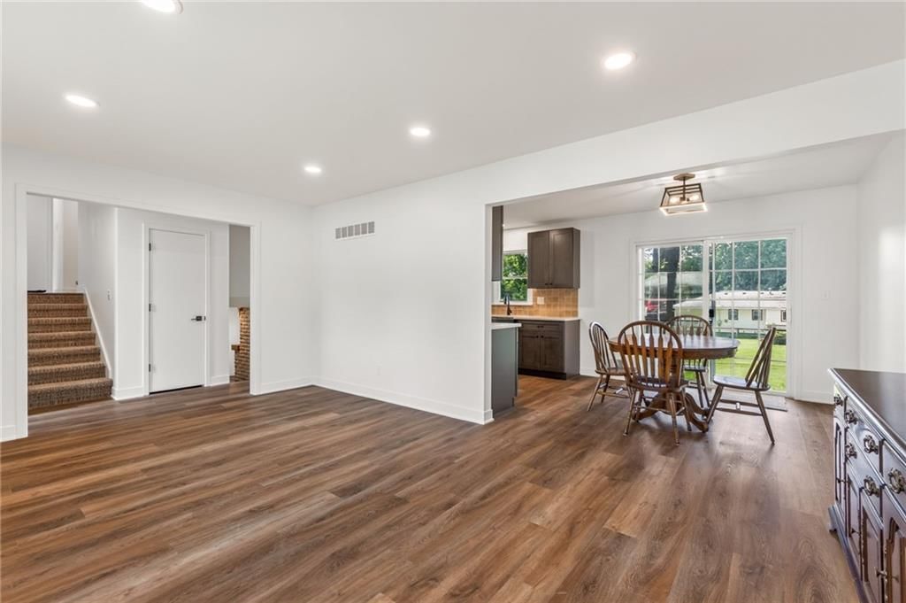 1006 Orrington Place — photo 4