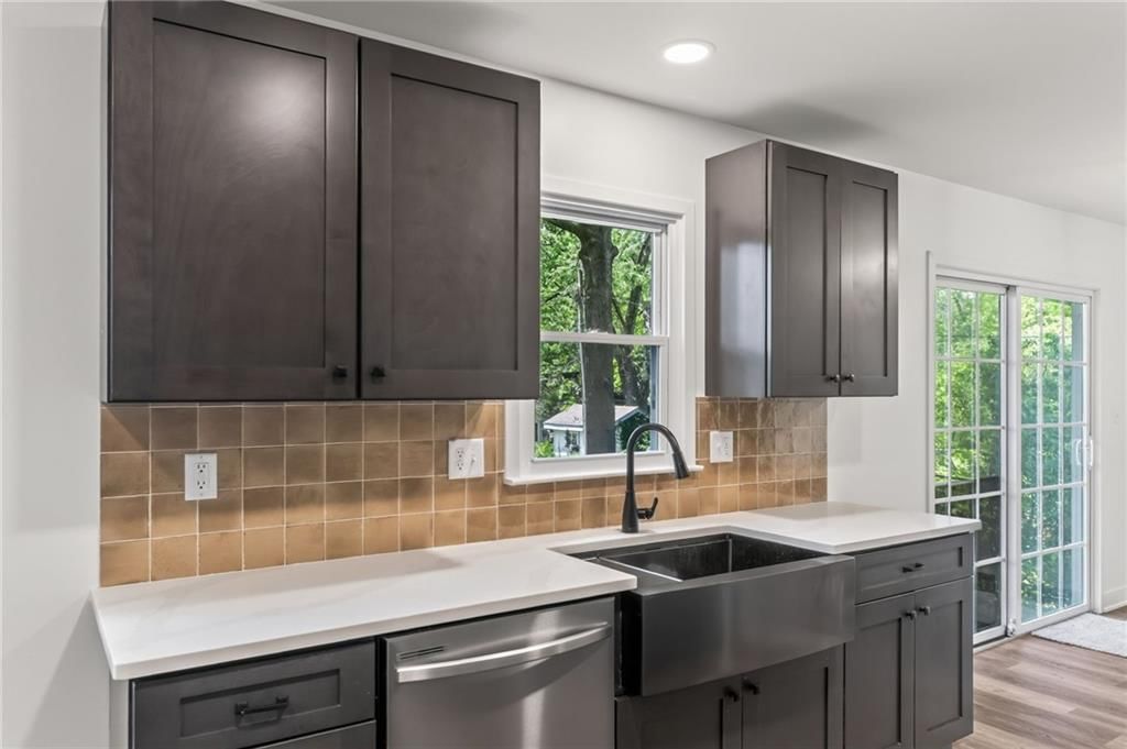 1006 Orrington Place — photo 10