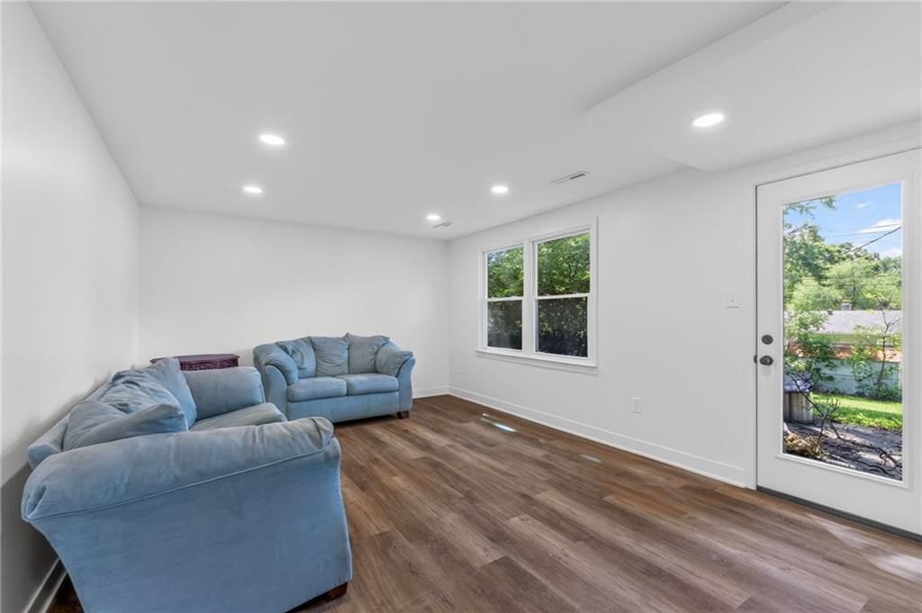 1006 Orrington Place — photo 23