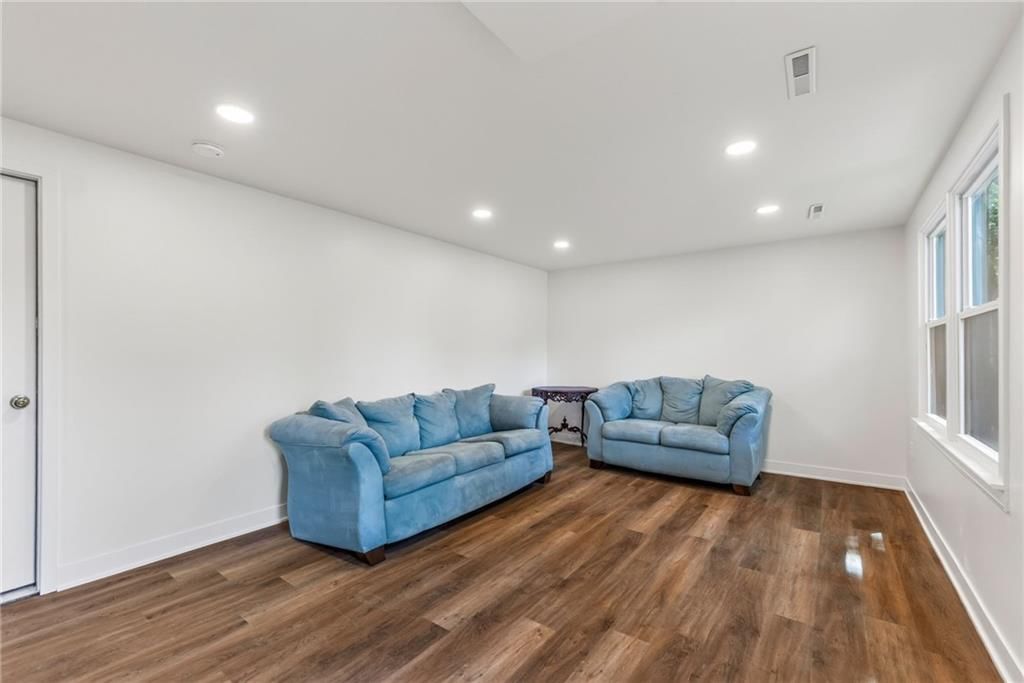 1006 Orrington Place — photo 24