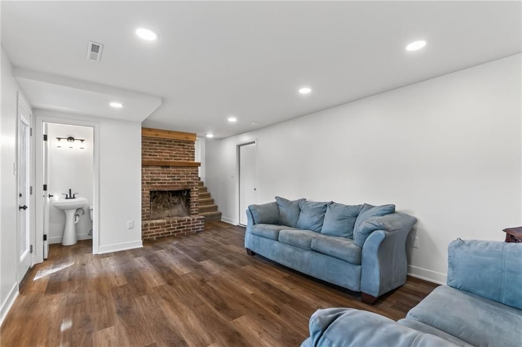 1006 Orrington Place — photo 25