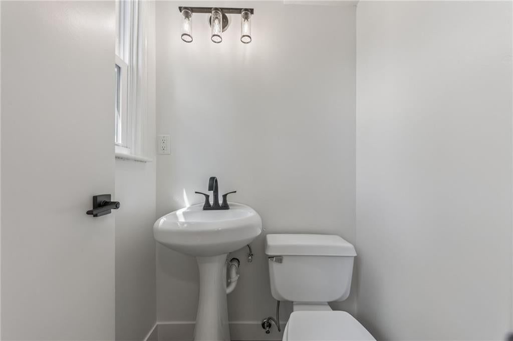 1006 Orrington Place — photo 30