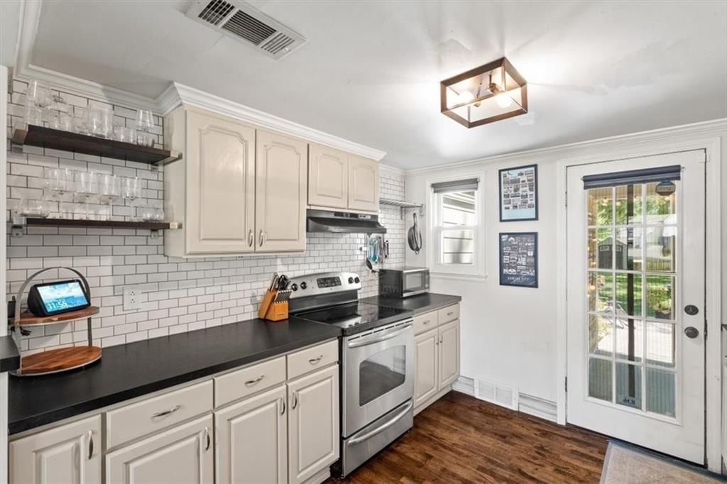 7845 Summit Street — photo 10