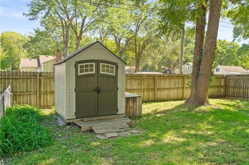 7845 Summit Street — photo 26