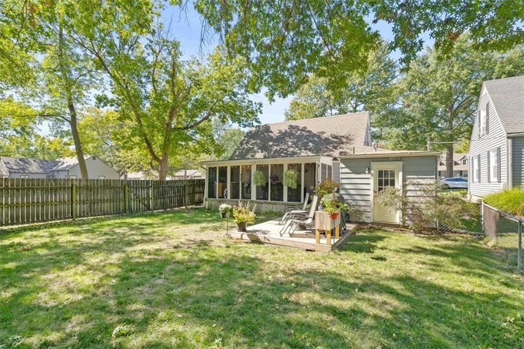 7845 Summit Street — photo 30