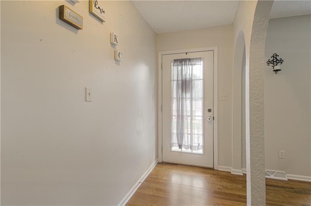 3008 S Cochise Drive — photo 3