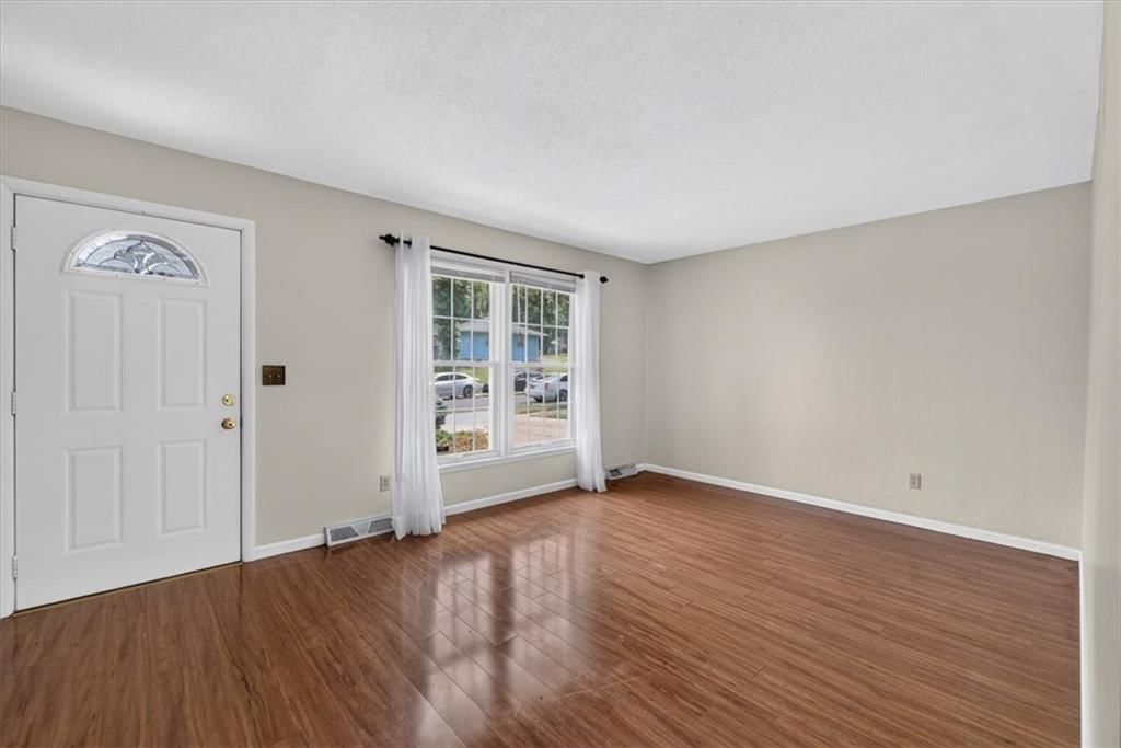 9704 Hardesty Avenue — photo 5