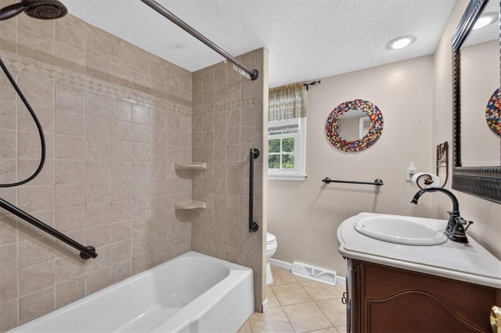 9704 Hardesty Avenue — photo 14