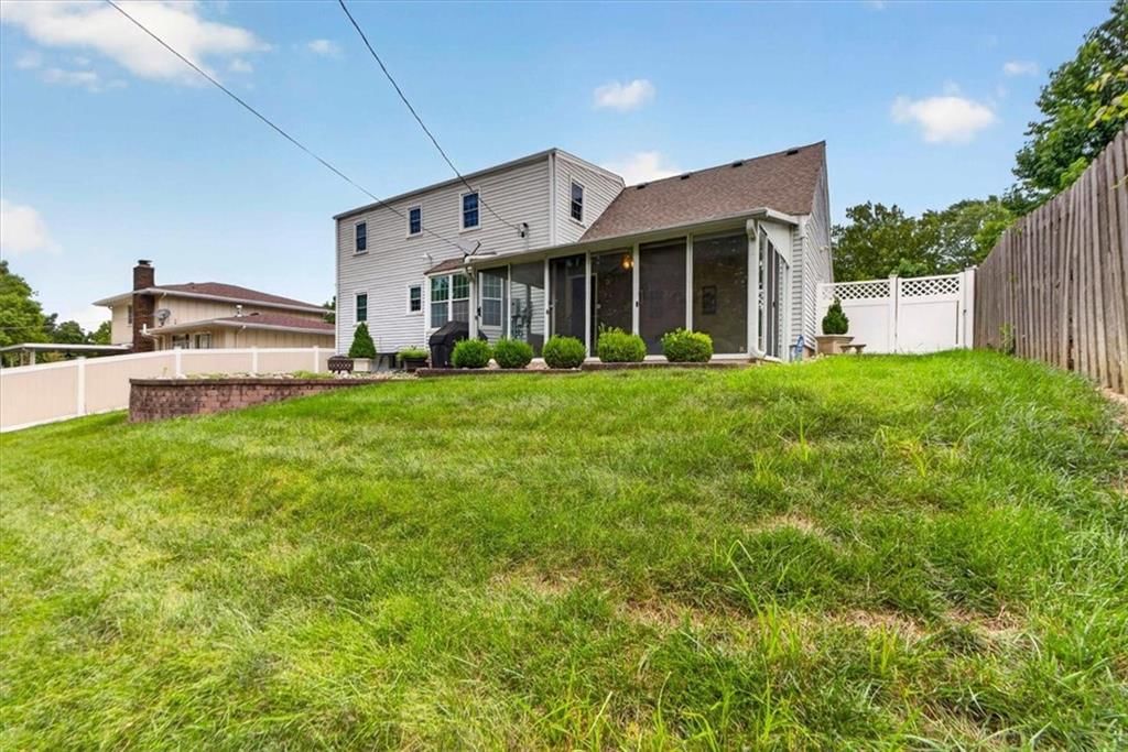 9704 Hardesty Avenue — photo 30