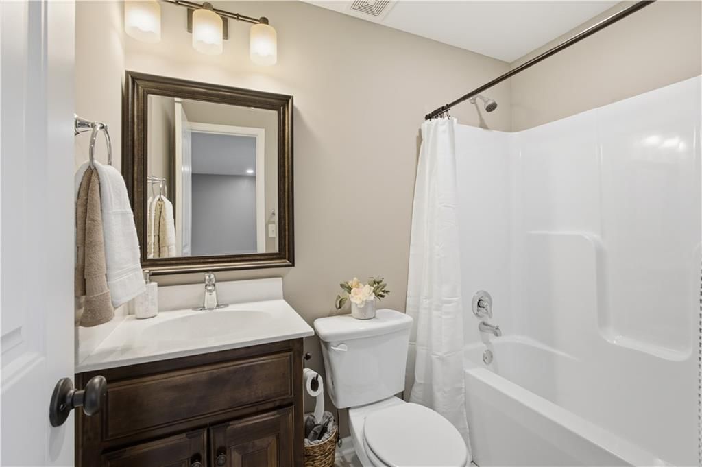 1300 Regency Drive — photo 10
