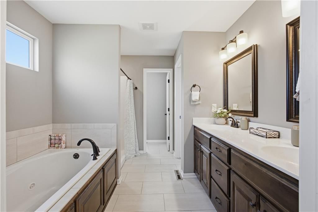 1300 Regency Drive — photo 16