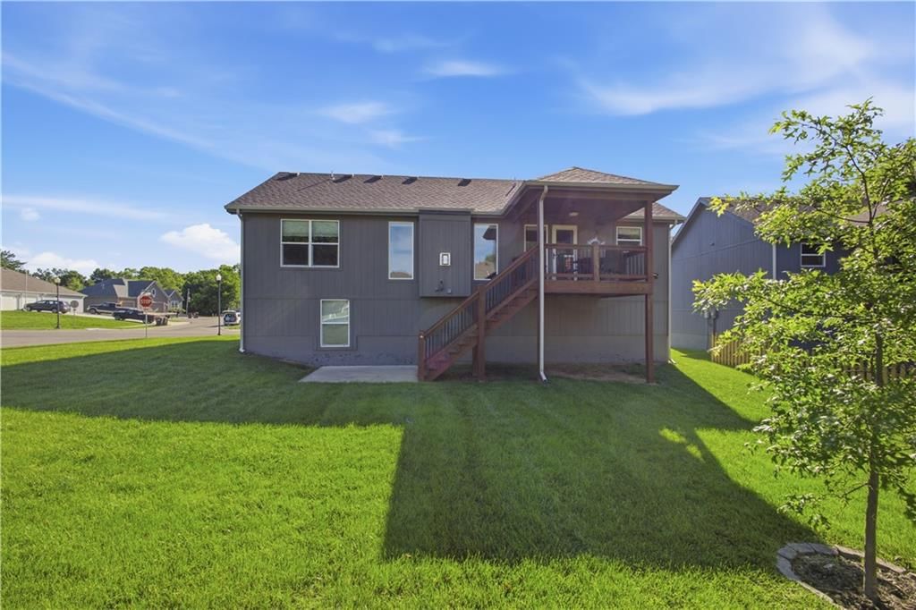 1300 Regency Drive — photo 32