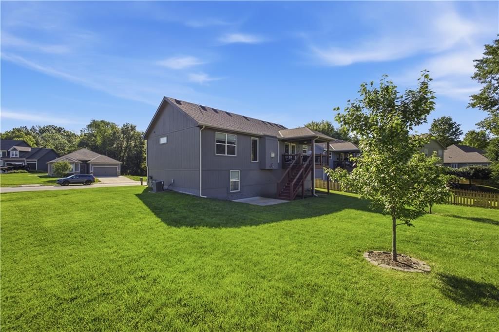 1300 Regency Drive — photo 33