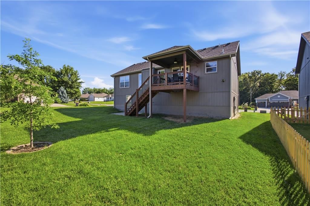1300 Regency Drive — photo 34