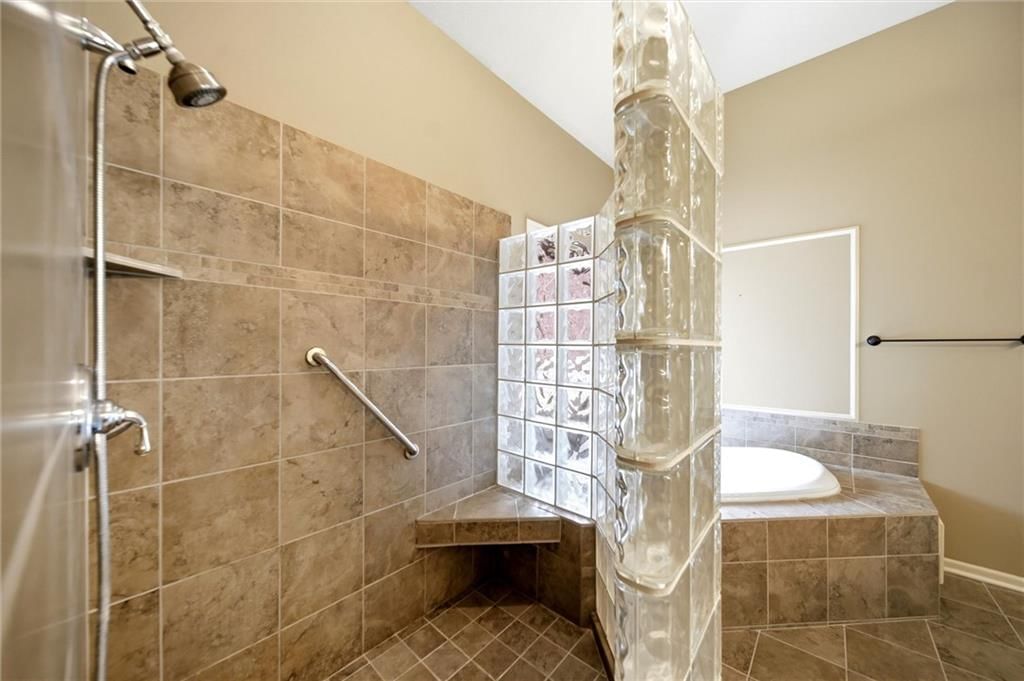 10306 North Brooklyn Avenue — photo 21