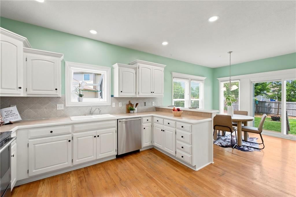 808 SW 33rd Street — photo 14