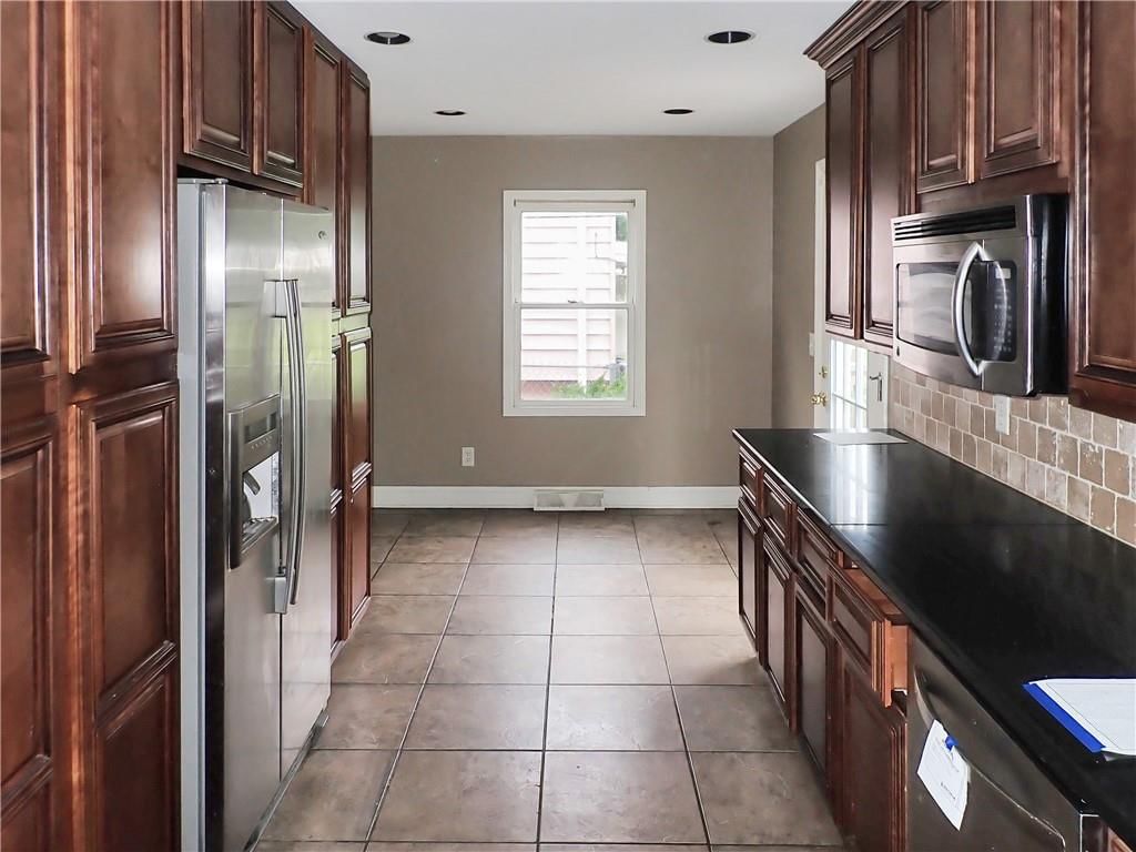 13327 Donnelly Avenue — photo 10