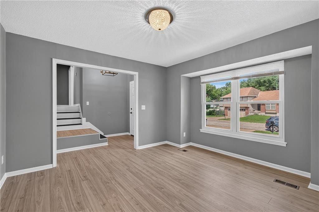 10739 Stark Avenue — photo 5